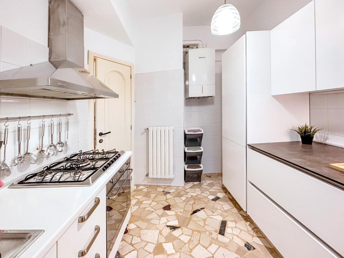 Apartment Private Parking A Due Passi Dalla Stazione *