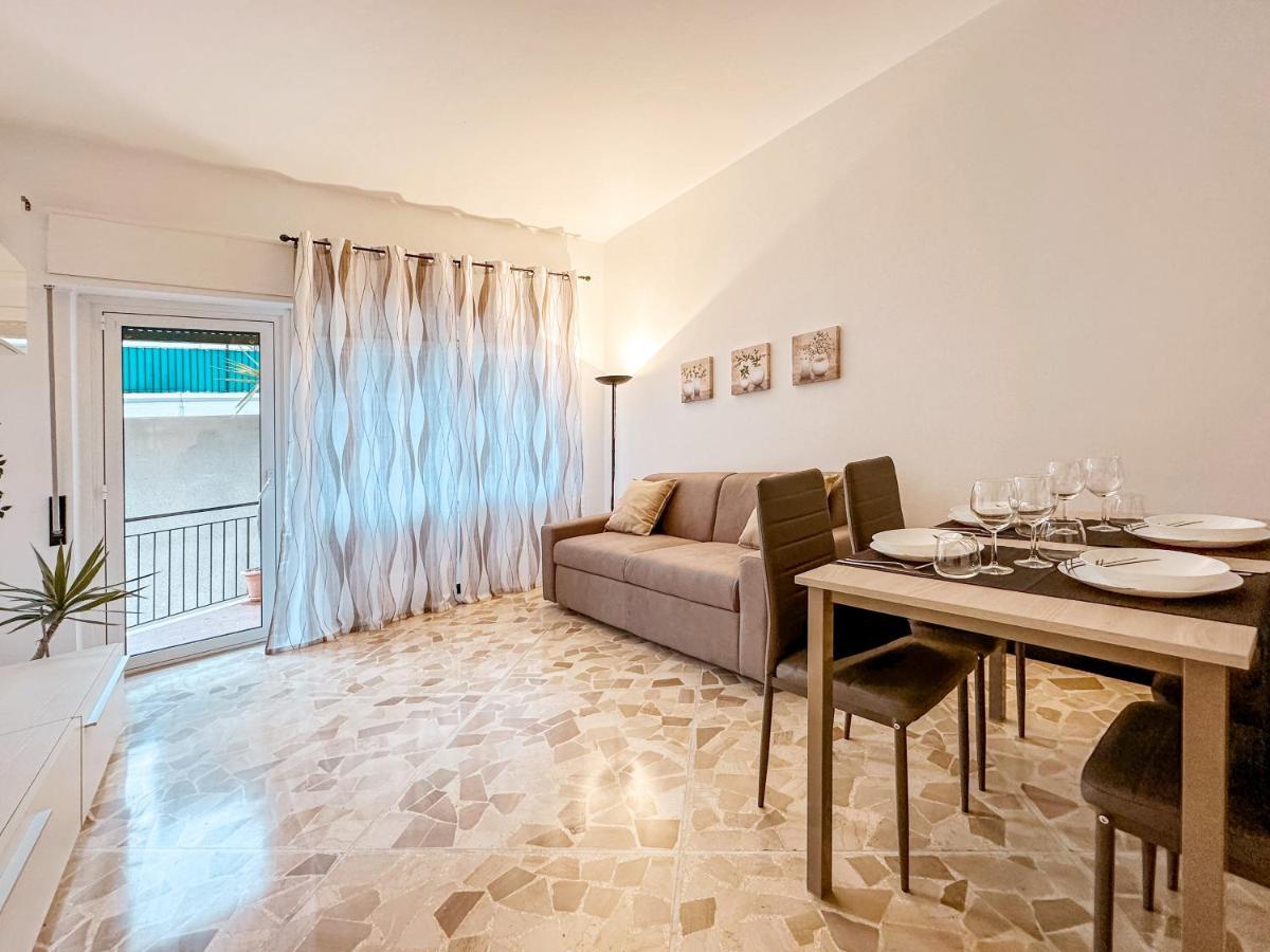 Private Parking A Due Passi Dalla Stazione Apartment *